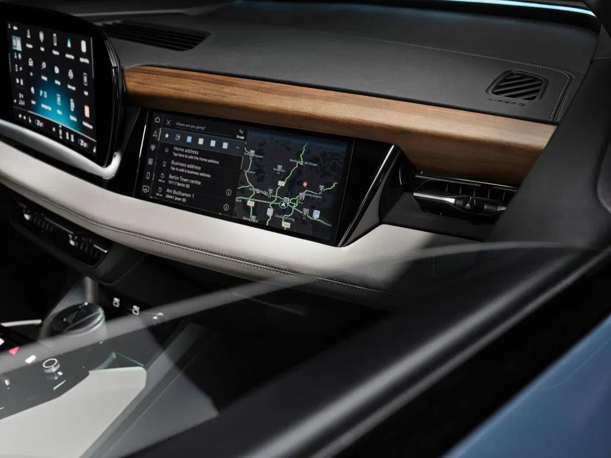 Audi Q6 e-tron 2024, 600 km di autonomia per l'elegante SUV elettrico [Video] (12)