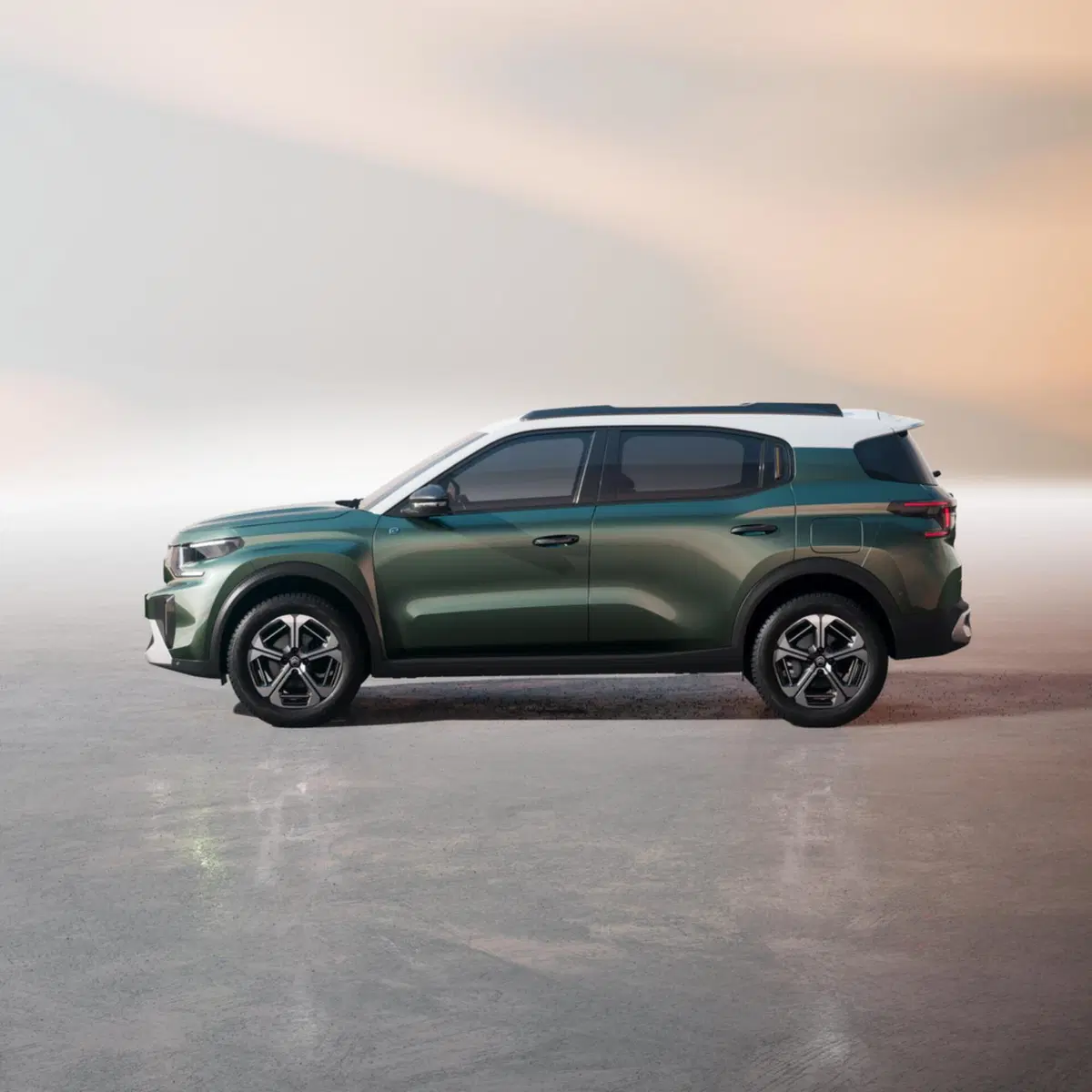 Citroen C3 Aircross 2024: la nuova B-Suv sarà benzina, ibrida e 100% elettrica  (4)