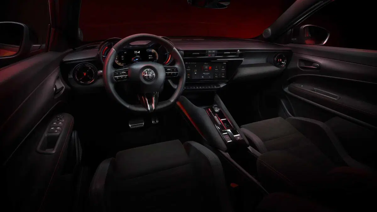 Alfa Romeo Junior 1.2 ibrida 145cv edct6 (8)