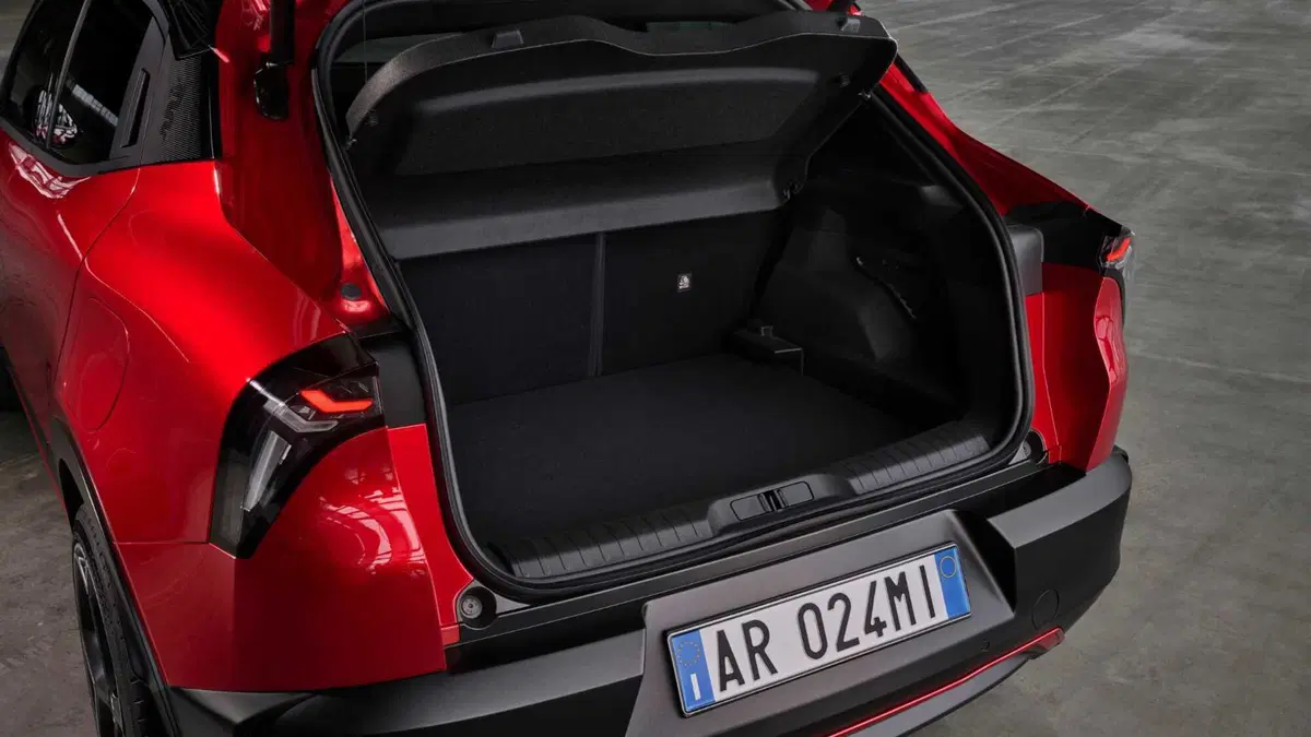 Alfa Romeo Junior 1.2 ibrida 145cv edct6 (14)