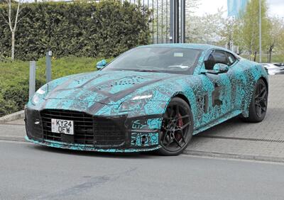 Aston Martin DBS, ecco il prototipo con il V12 [Foto Spia]