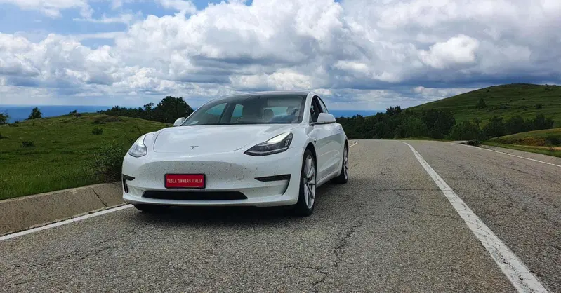 Tesla Hypermile Challenge: il test cittadino di 500 km nel traffico milanese 