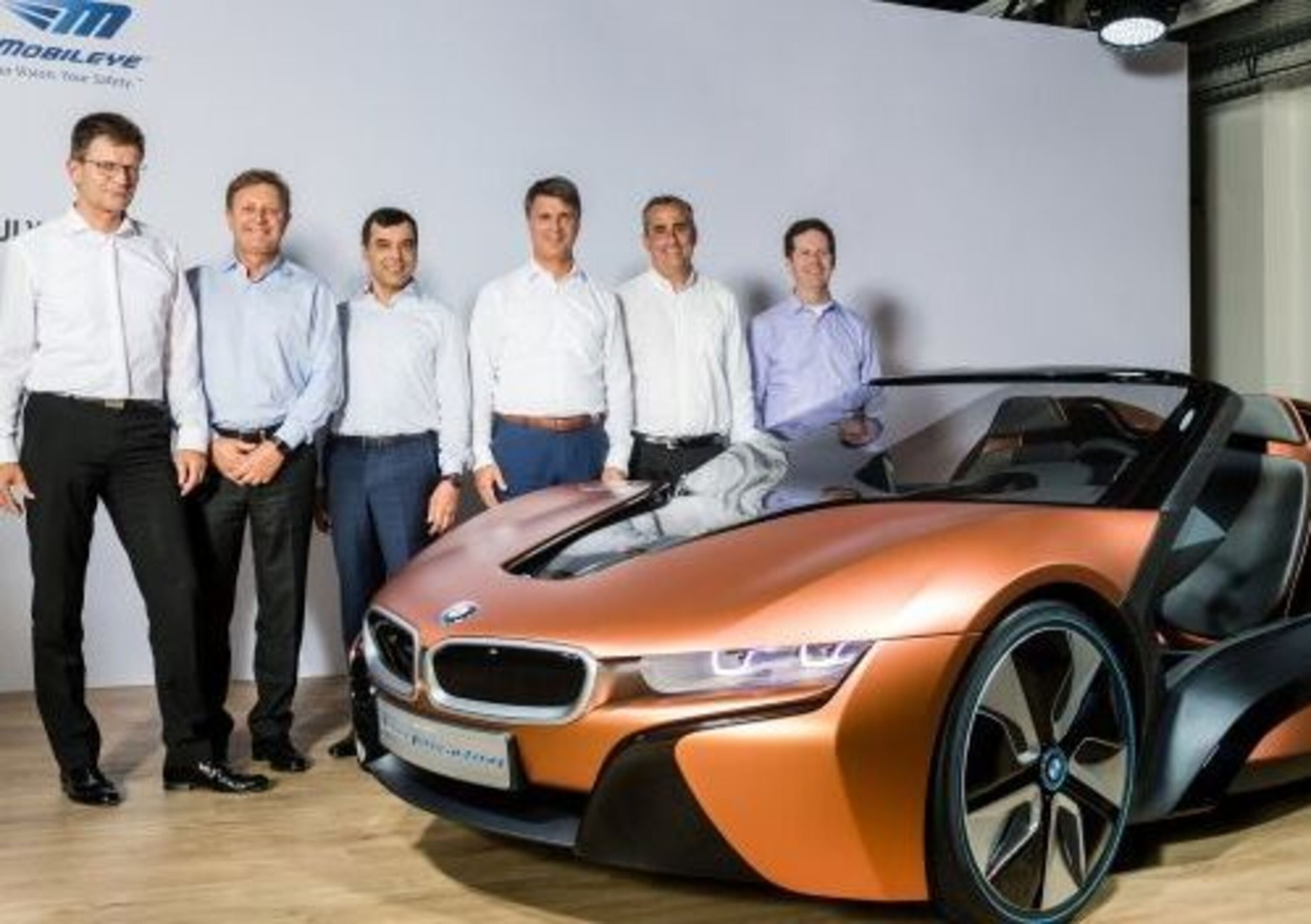 BMW Intel e Mobileye per la guida totalmente autonoma dal 2021: iNext