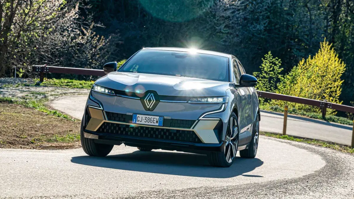 Renault Megane E-Tech Electric Evolution EV60 130cv AC22 (2)