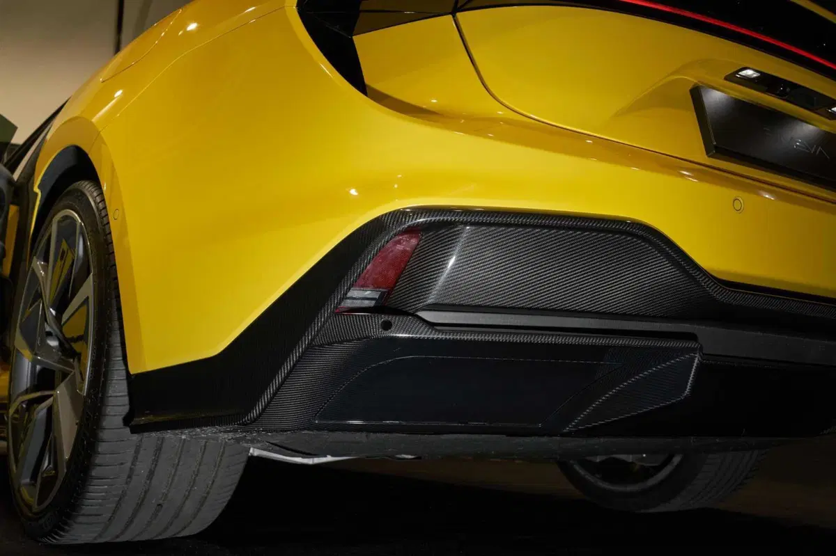 Lotus Emeya: debutti italiano a Milano Art Week (21)