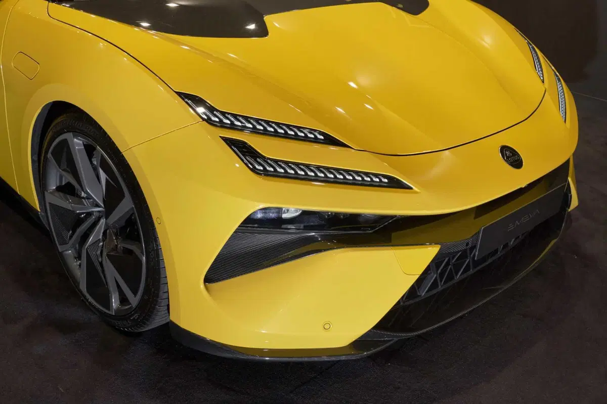 Lotus Emeya: debutti italiano a Milano Art Week (22)