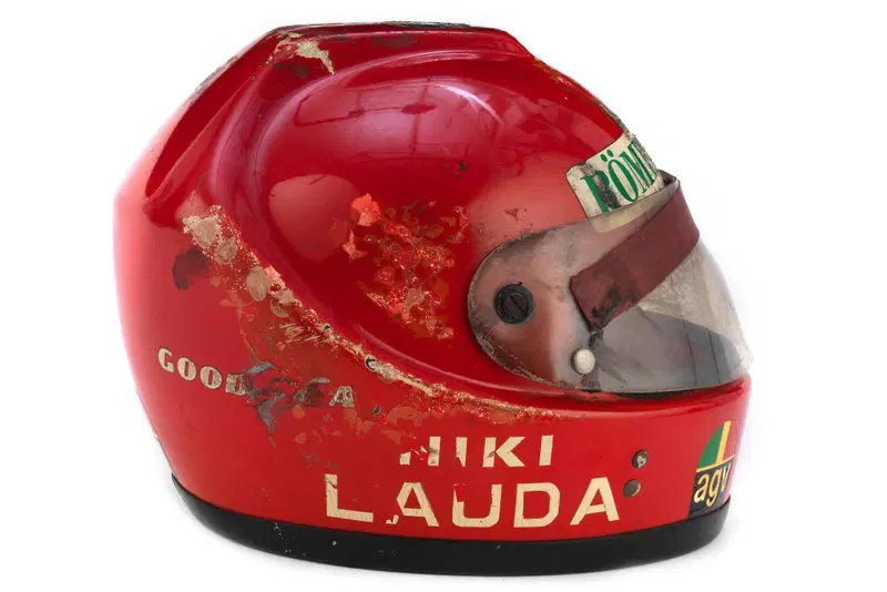 Il casco di Lauda all'asta