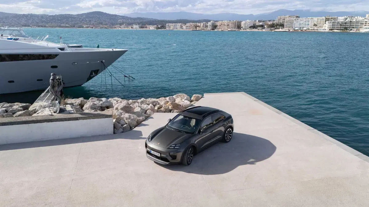 Porsche Macan: 100% elettrica, chi dice che non è una vera Porsche? (12)