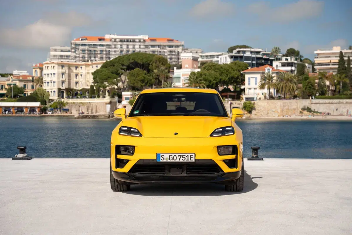 Porsche Macan: 100% elettrica, chi dice che non è una vera Porsche? (21)