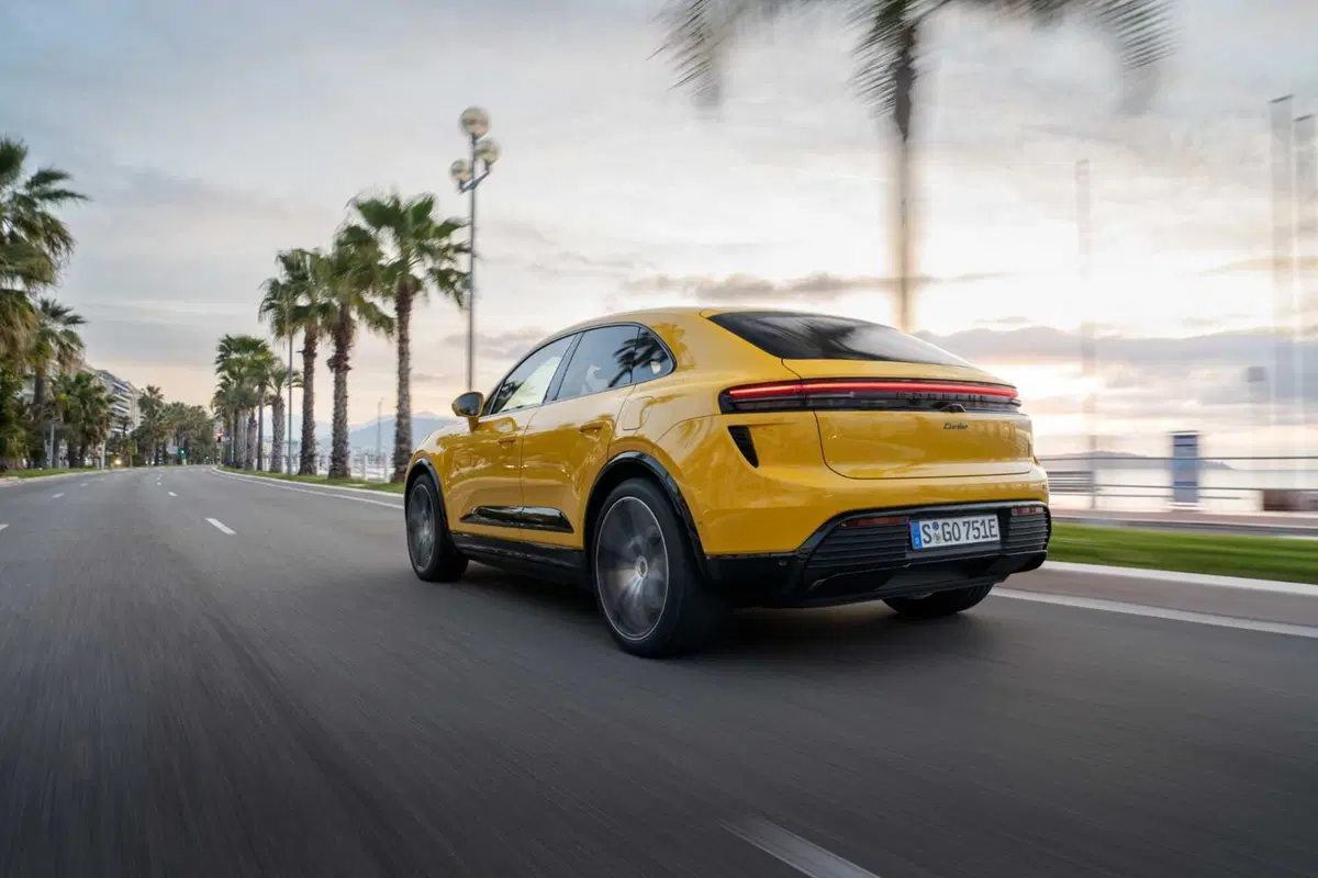 Porsche Macan: 100% elettrica, chi dice che non è una vera Porsche? (22)