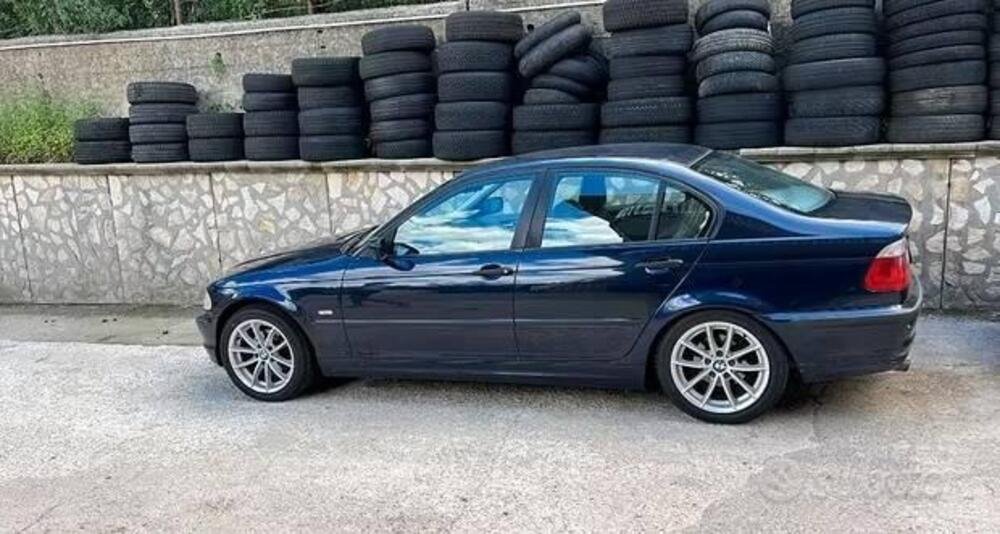 BMW Serie 3 318i cat 4 porte del 2000 usata a Cava de' Tirreni
