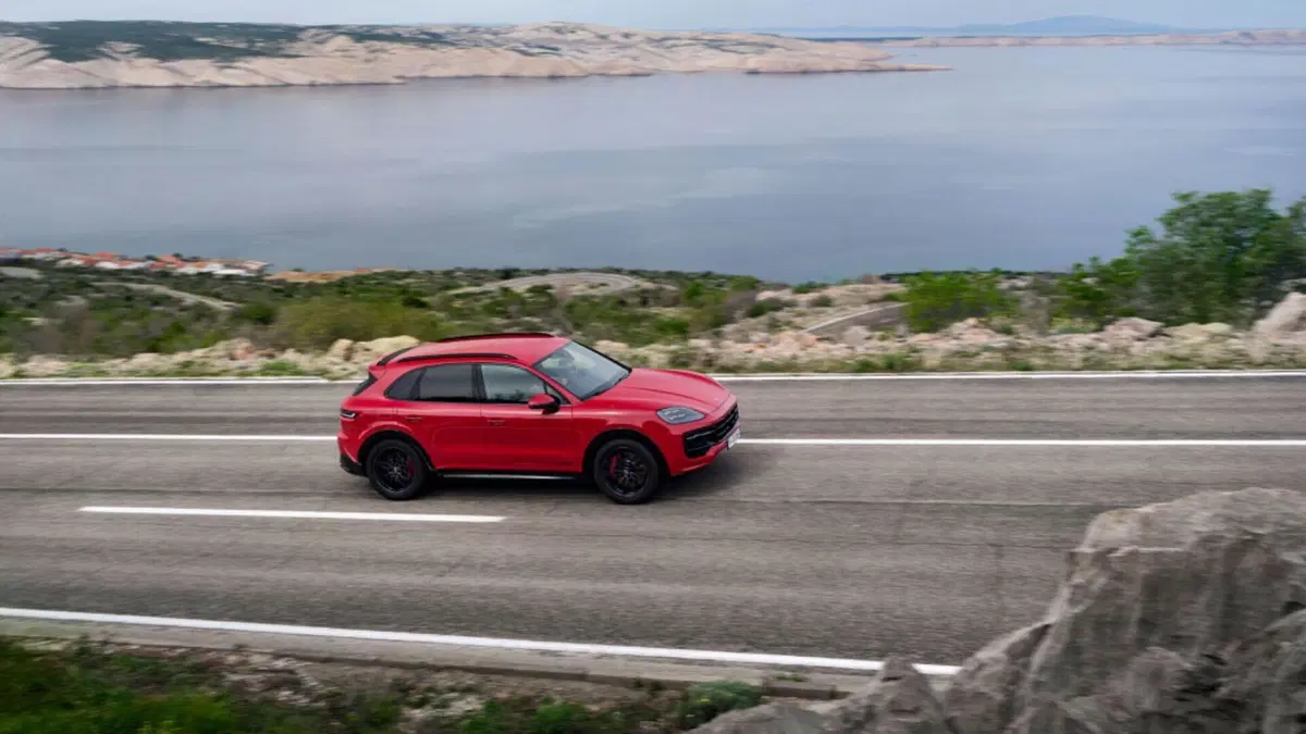 Porsche Cayenne GTS: 500 CV con l'assetto della Turbo GT (5)