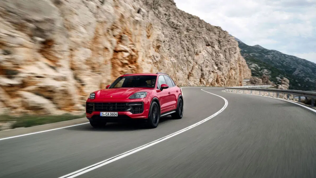 Porsche Cayenne GTS: 500 CV con l'assetto della Turbo GT