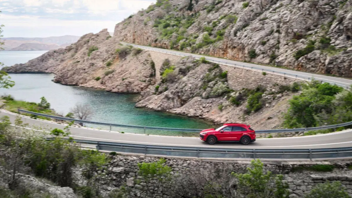 Porsche Cayenne GTS: 500 CV con l'assetto della Turbo GT (8)