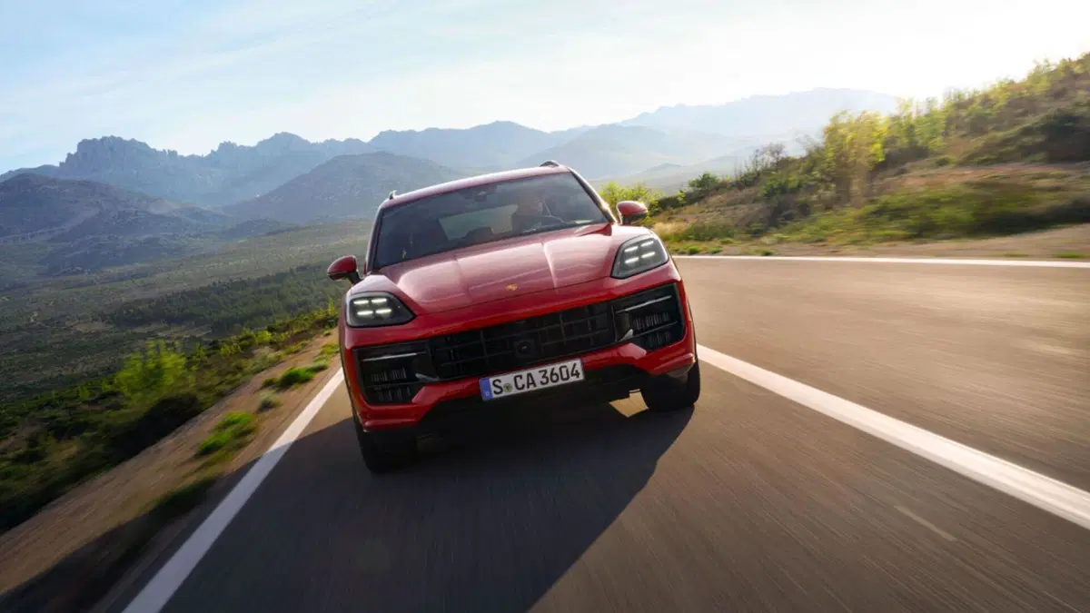 Porsche Cayenne GTS: 500 CV con l'assetto della Turbo GT (11)