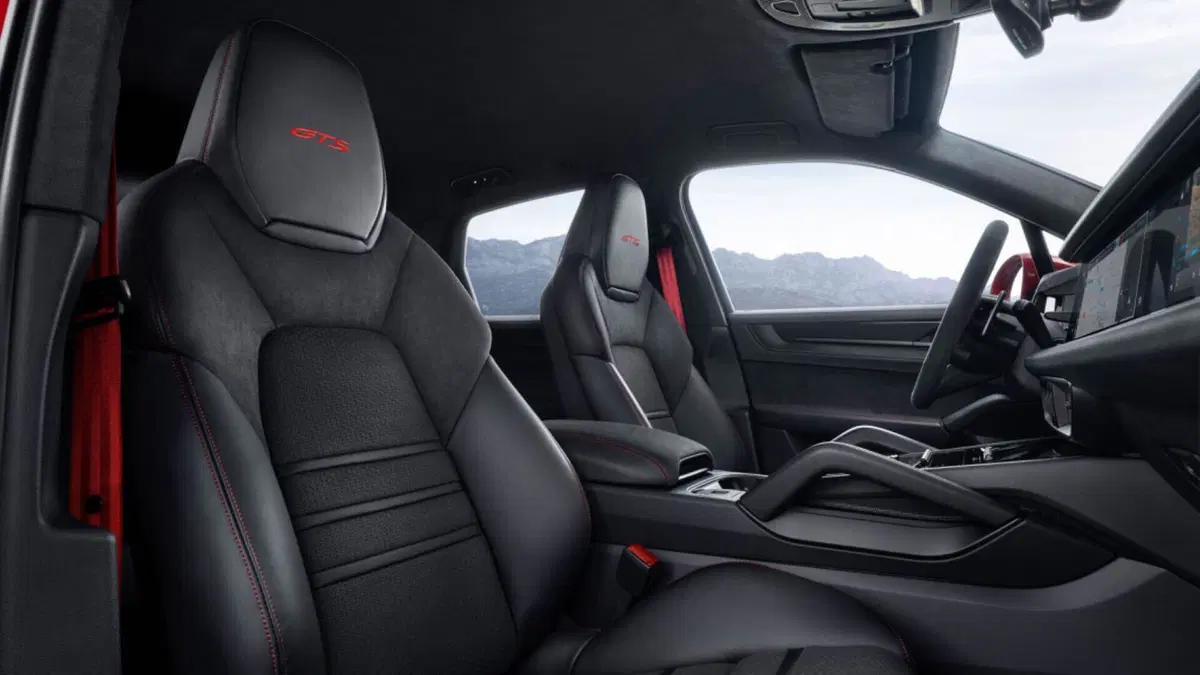 Porsche Cayenne GTS: 500 CV con l'assetto della Turbo GT (16)