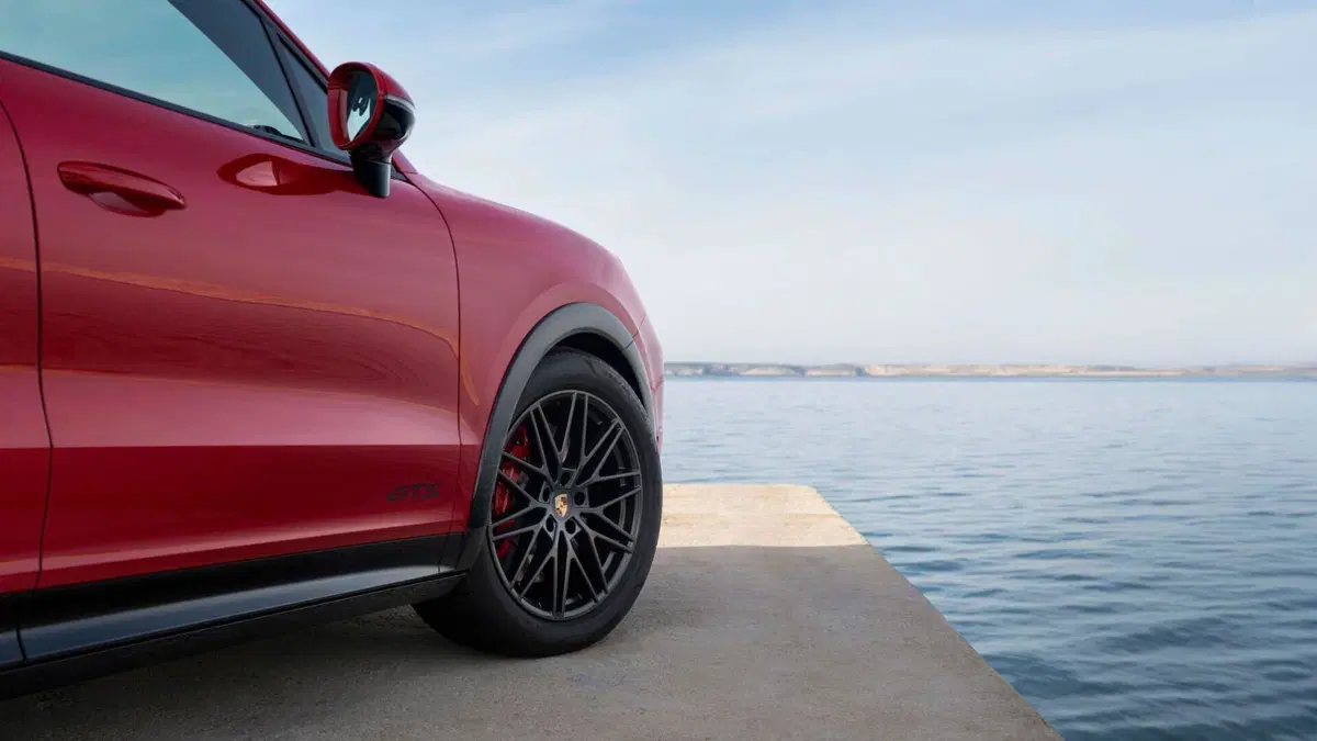 Porsche Cayenne GTS: 500 CV con l'assetto della Turbo GT (19)
