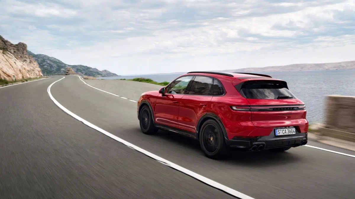 Porsche Cayenne GTS: 500 CV con l'assetto della Turbo GT (20)