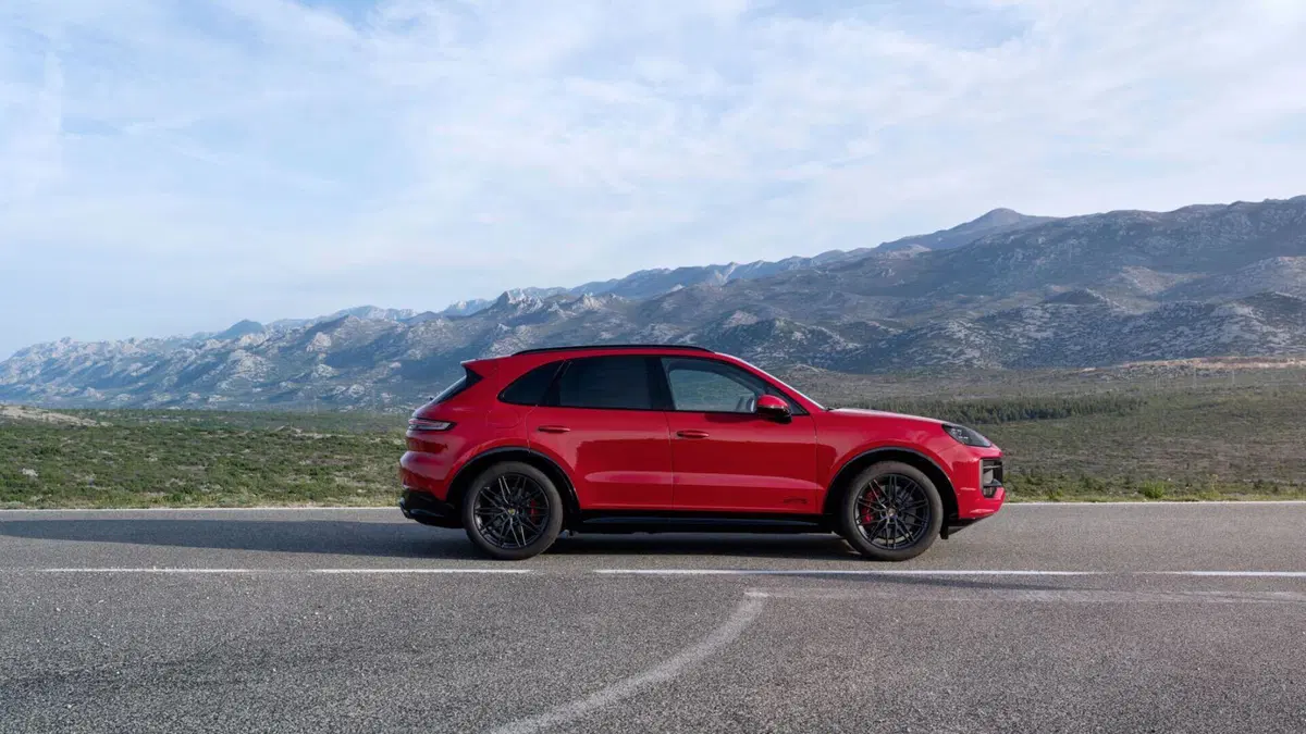 Porsche Cayenne GTS: 500 CV con l'assetto della Turbo GT (21)