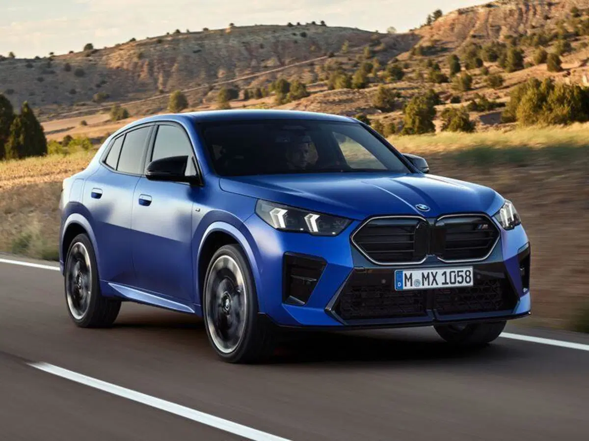 BMW X2, scende in campo e le ha tutte contro, i Top e Flop