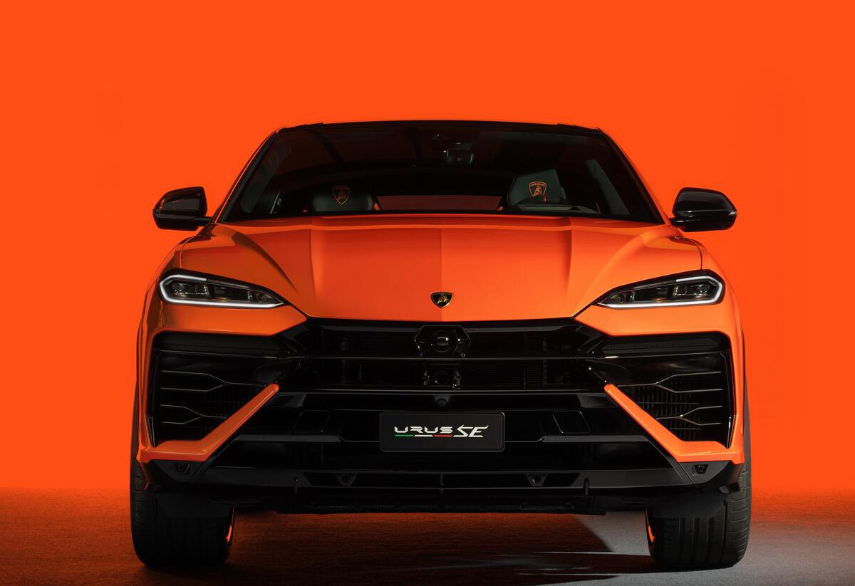 Urus SE 2025 800 cavalli per la nuova hypersuv