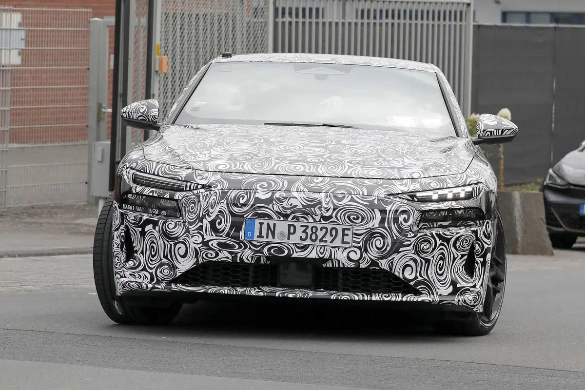 Audi S6 e RS6 e-Tron: le nuove elettriche saranno svelate entro la fine del 2024 (11)
