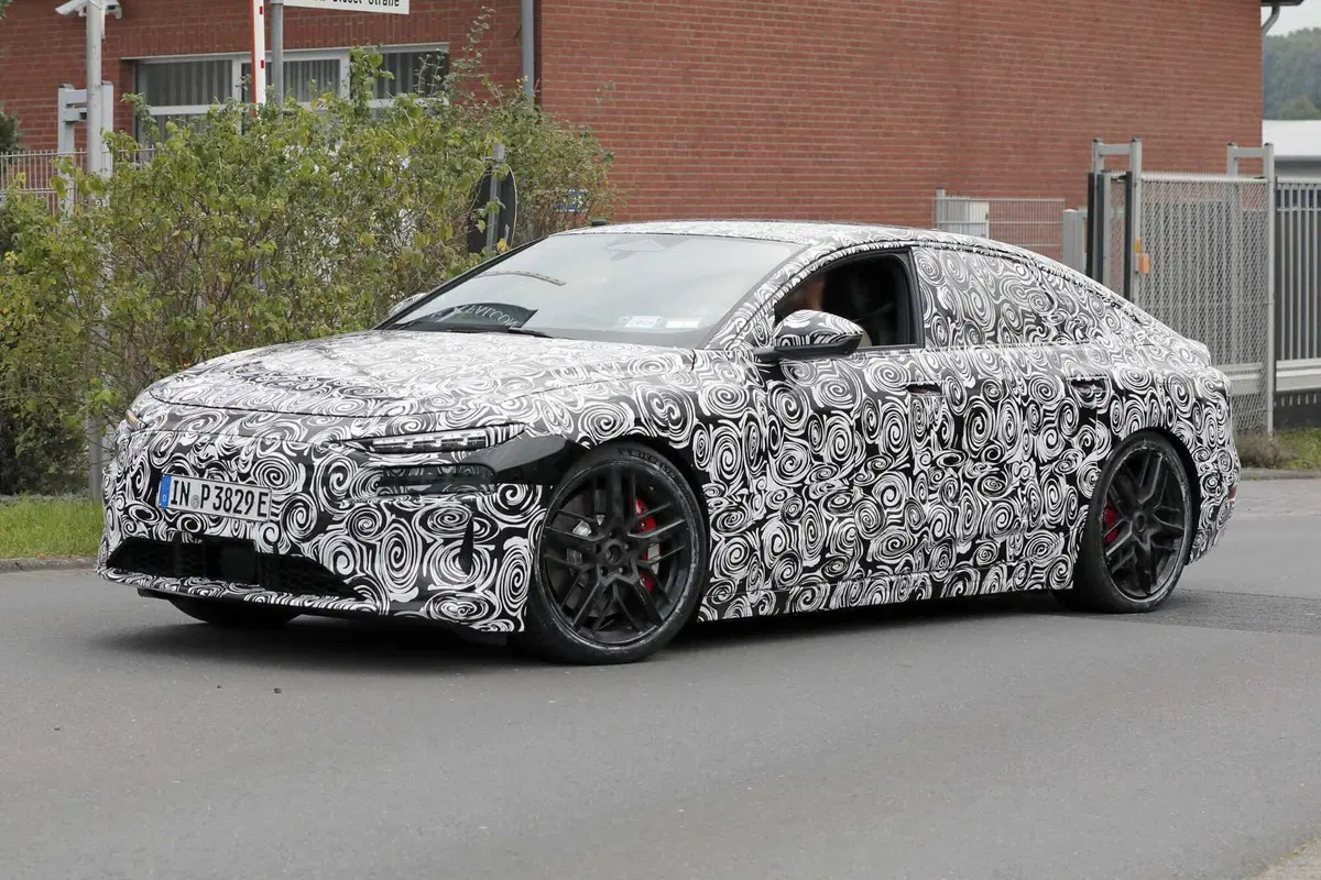 Audi S6 e RS6 e-Tron: le nuove elettriche saranno svelate entro la fine del 2024 (14)
