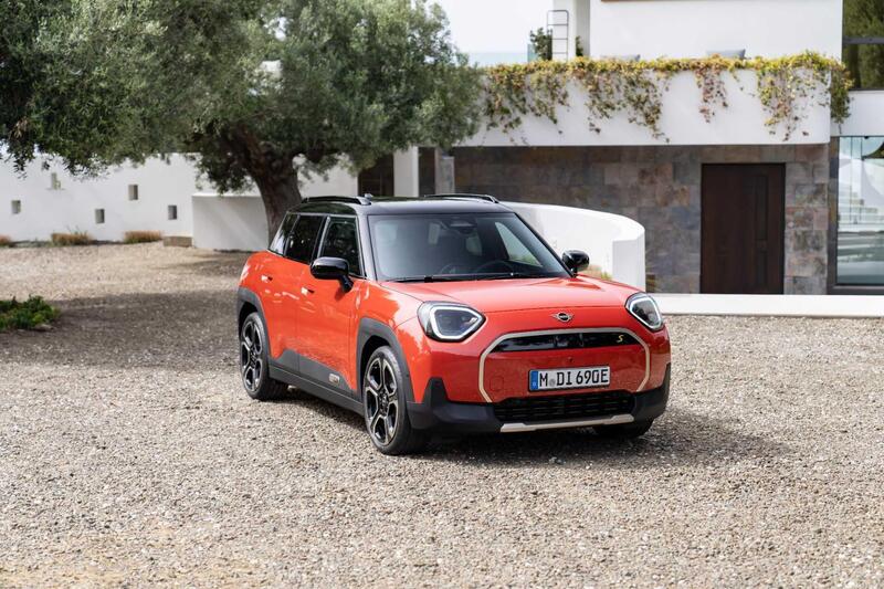 MINI Aceman: l&#039;elettrica erede della Clubman che sfida Jeep Avenger 