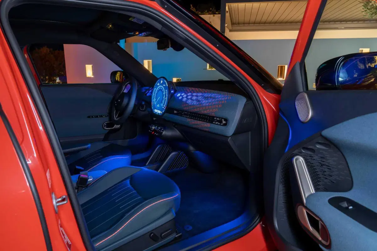 MINI Aceman: l'elettrica erede della Clubman che sfida Jeep Avenger  (11)