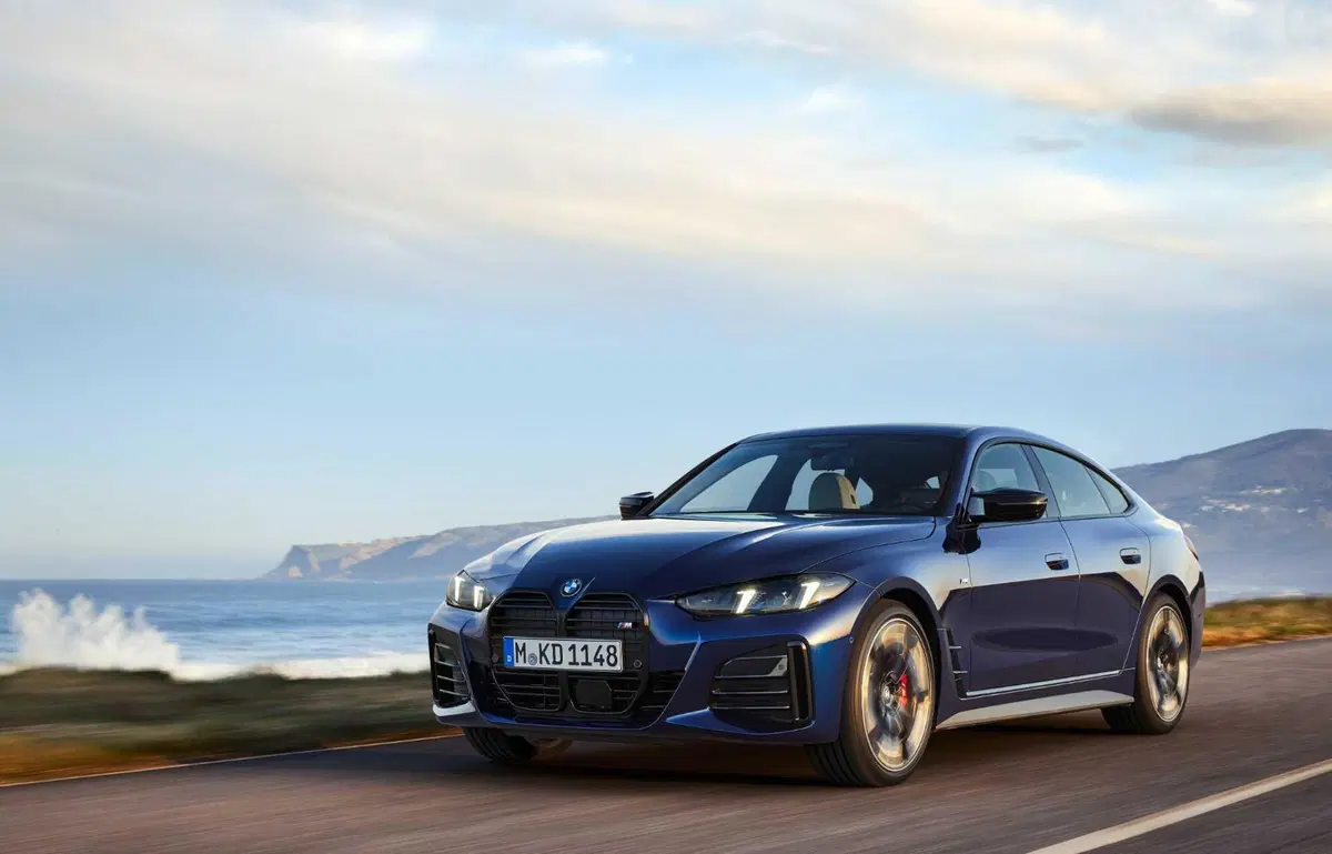 Nuovo Restyling BMW Serie 4 Gran Coupé e i4, ecco cosa cambia  (3)