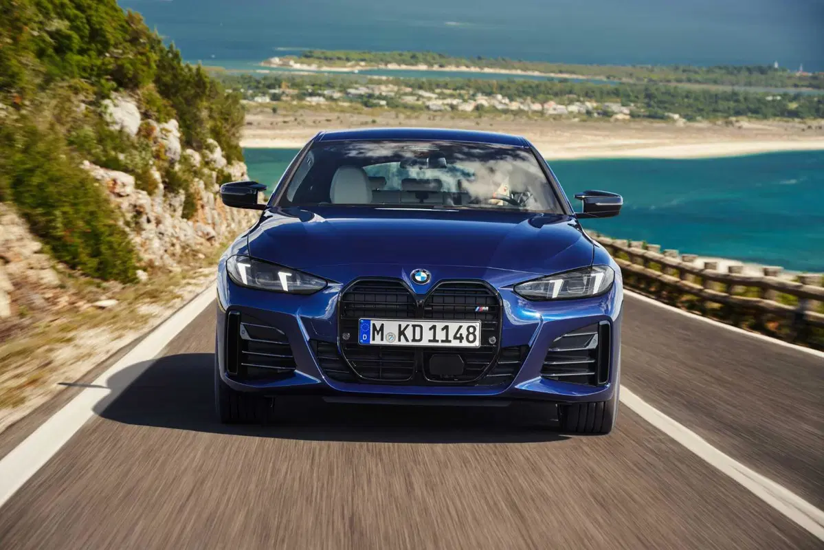 Nuovo Restyling BMW Serie 4 Gran Coupé e i4, ecco cosa cambia  (4)