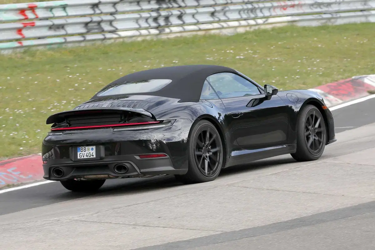 Porsche 911, ecco il nuovo facelift dell'intera gamma [Foto Spia] (3)
