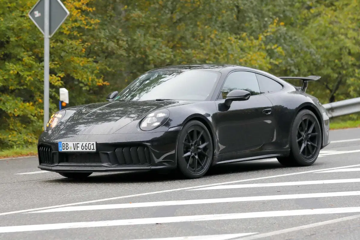 Porsche 911, ecco il nuovo facelift dell'intera gamma [Foto Spia] (7)