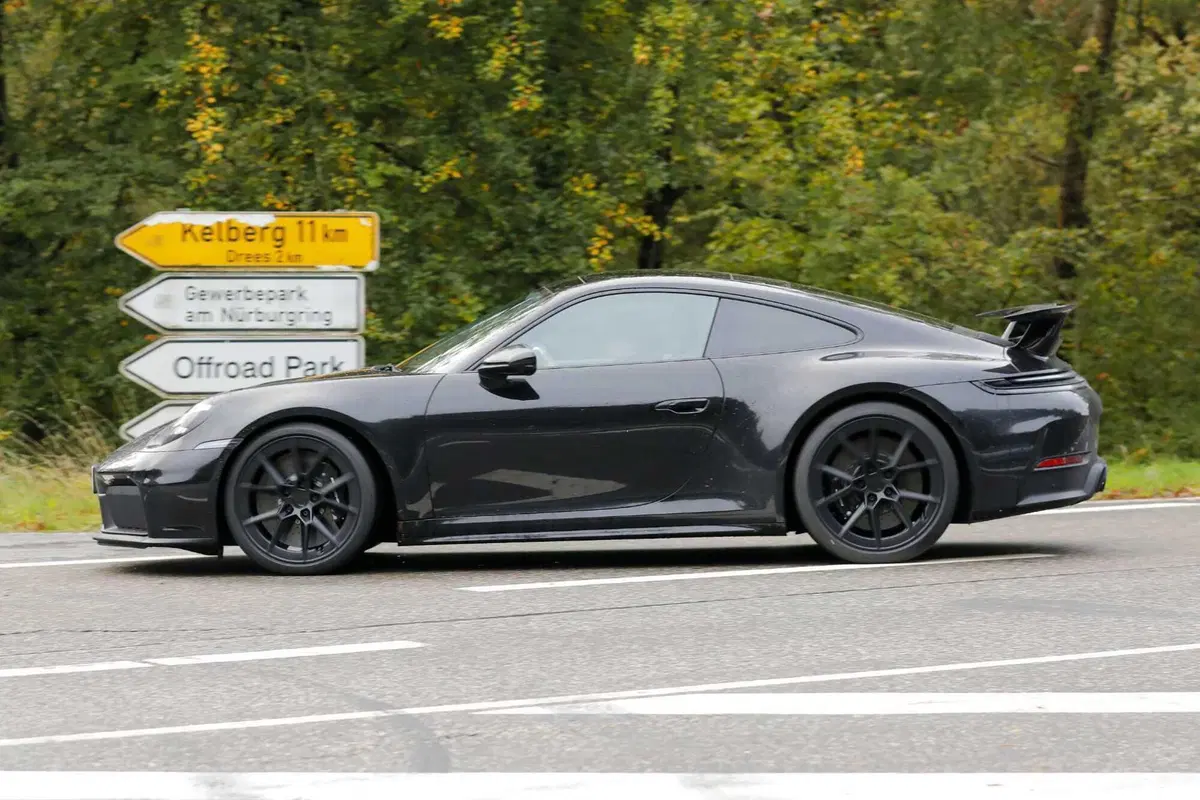 Porsche 911, ecco il nuovo facelift dell'intera gamma [Foto Spia] (9)