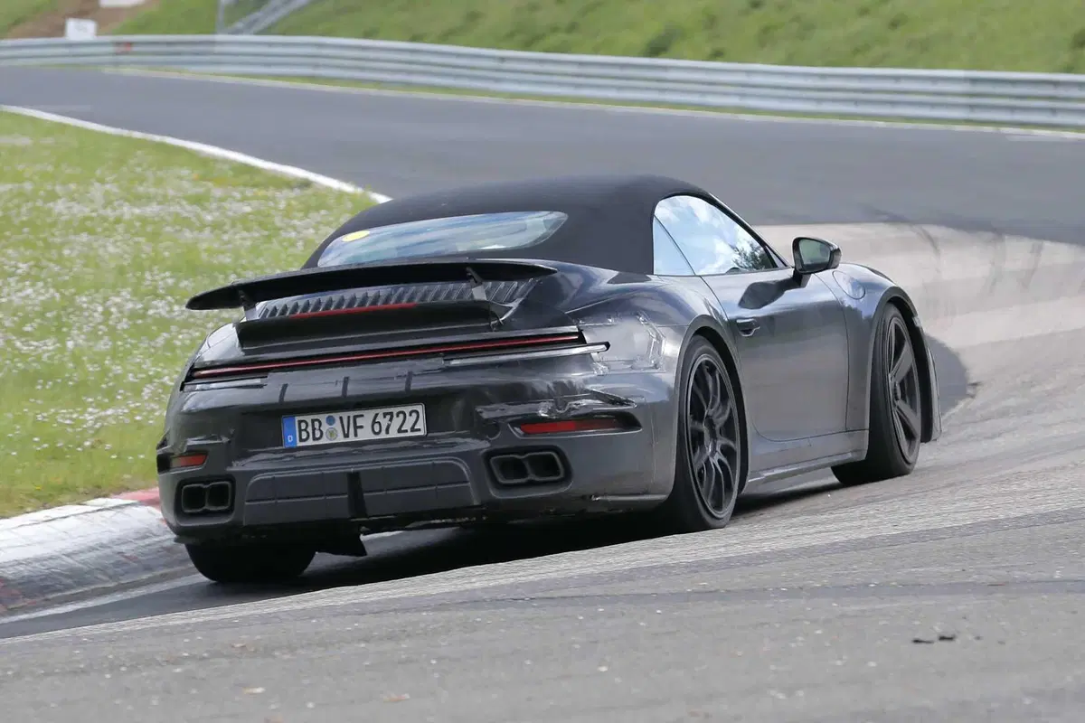 Porsche 911, ecco il nuovo facelift dell'intera gamma [Foto Spia] (15)