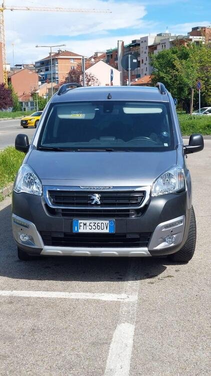 Peugeot Partner BlueHDi 100 Outdoor del 2017 usata a Ala di Stura (2)