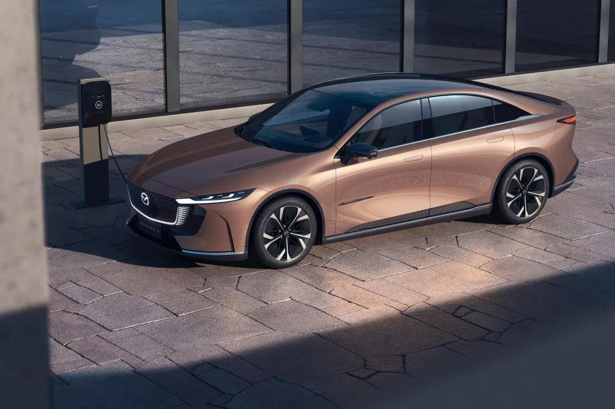 Mazda al Salone di Pechino 2024: la berlina EZ-6 e il crossover Arata (11)