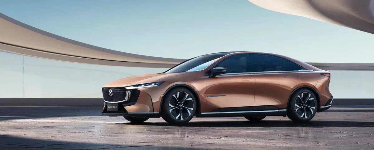 Mazda al Salone di Pechino 2024: la berlina EZ-6 e il crossover Arata (18)