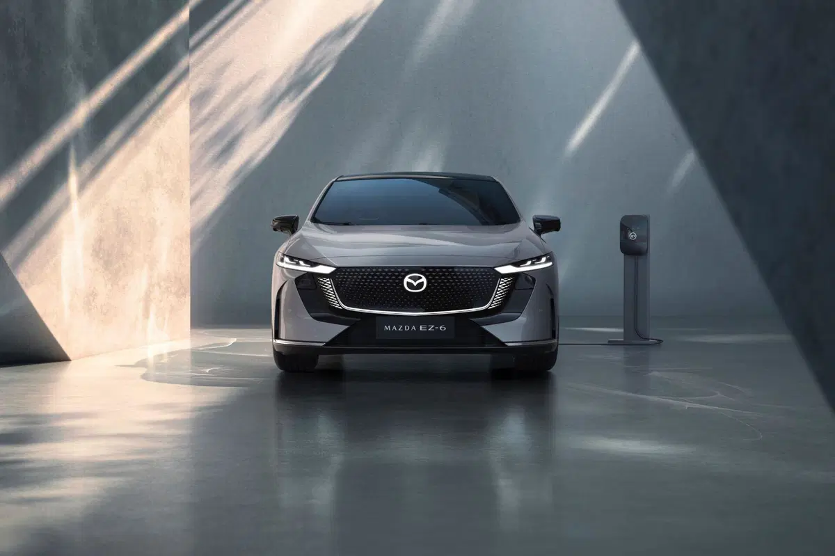 Mazda al Salone di Pechino 2024: la berlina EZ-6 e il crossover Arata (26)
