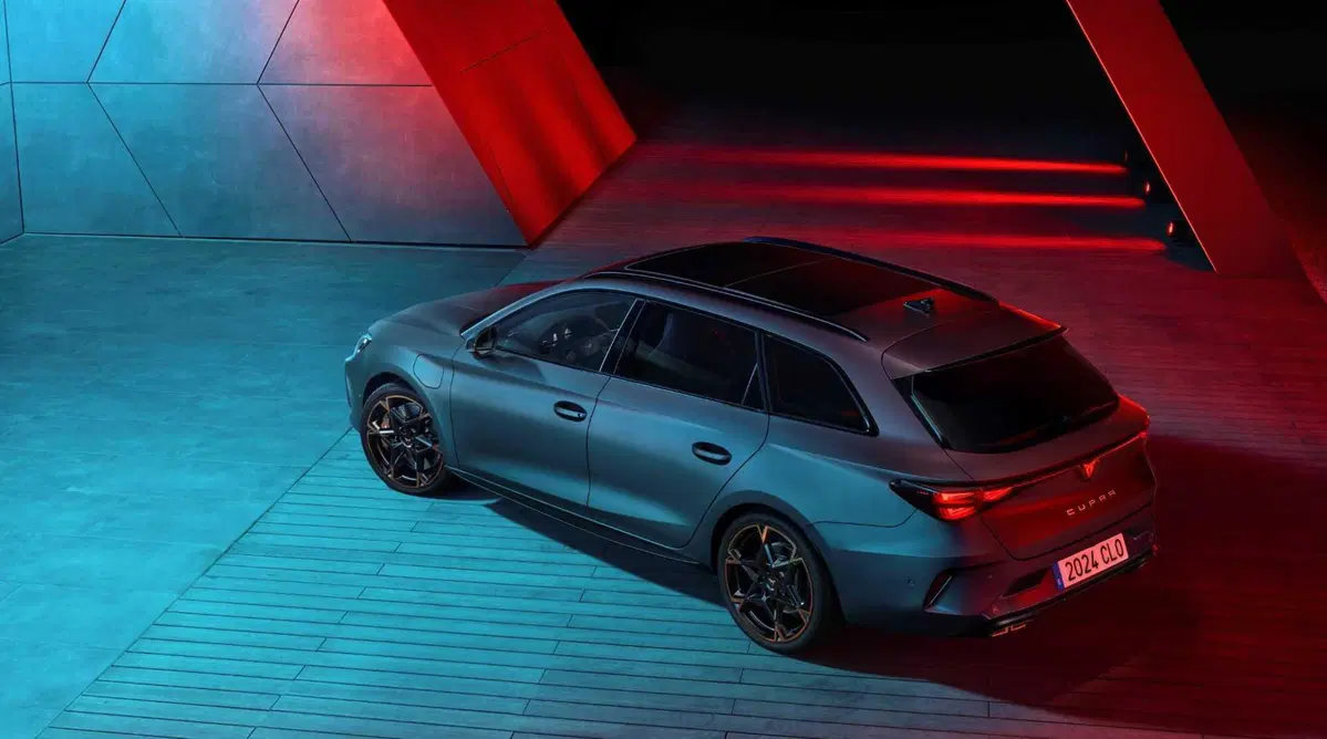 Cupra Leon 2024: restyling forte, nuovi motori e interni digitali (25)