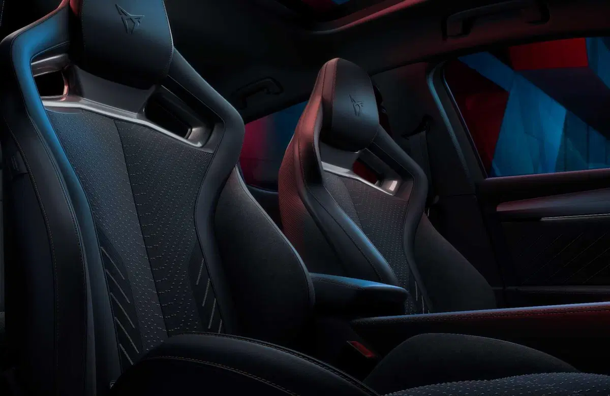 Cupra Leon 2024: restyling forte, nuovi motori e interni digitali (9)