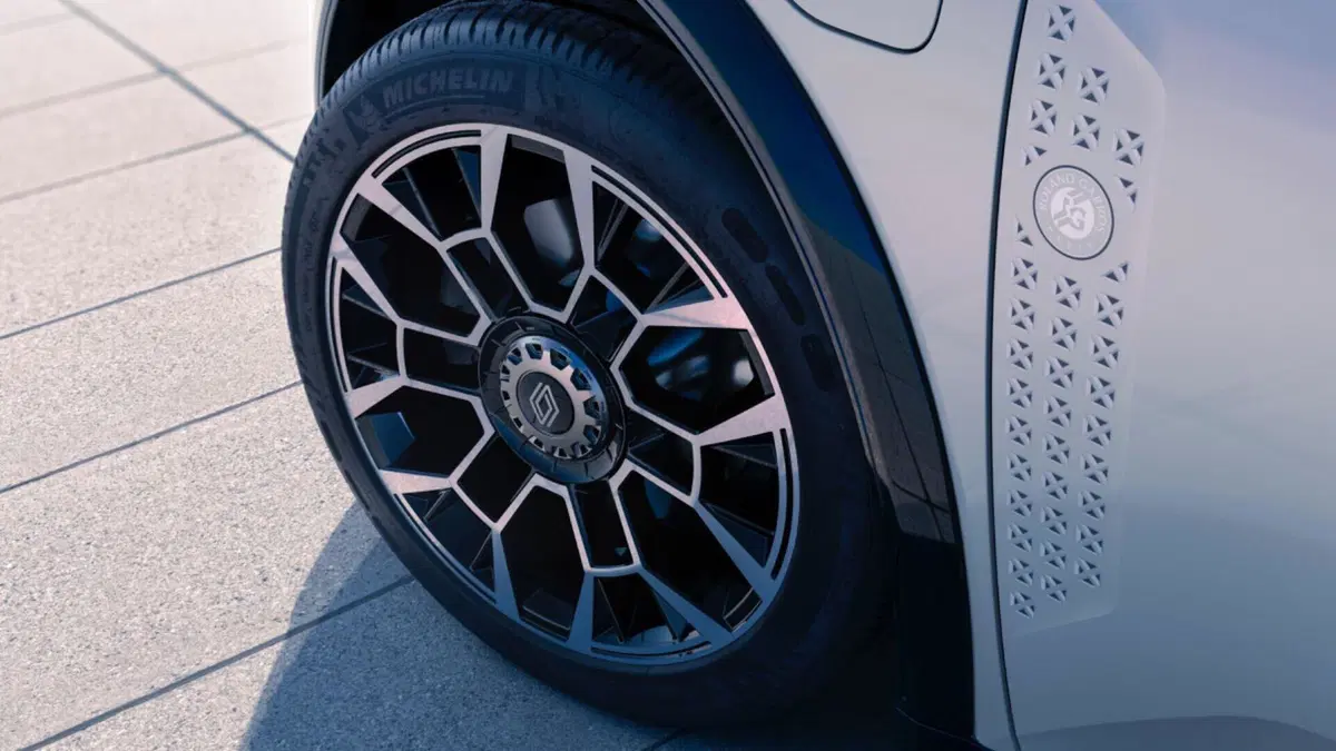 Renault 5: ecco l’edizione speciale per chi gioca a tennis (2)