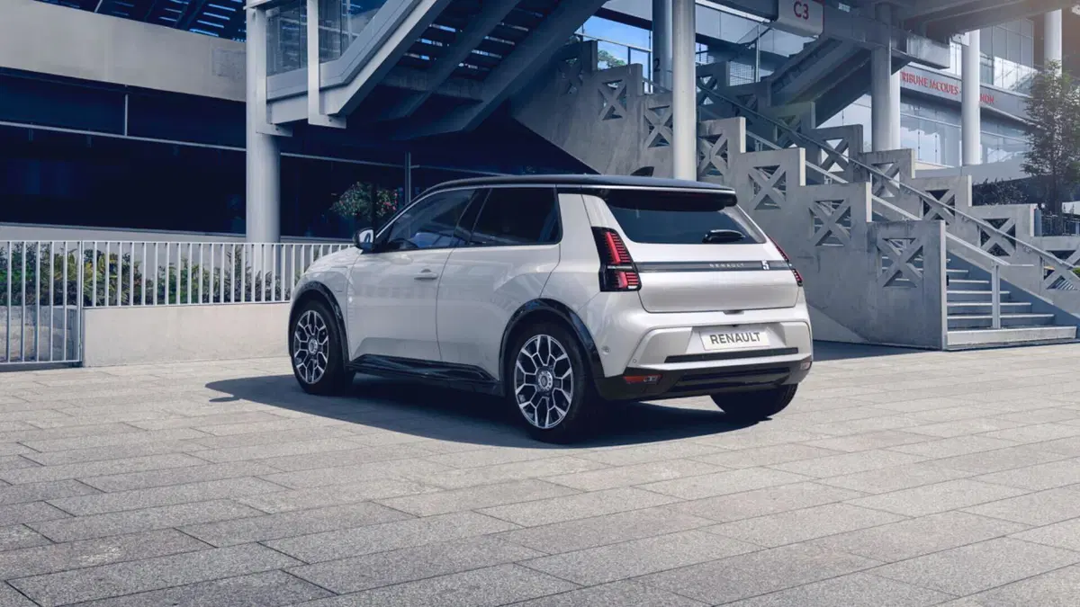 Renault 5: ecco l’edizione speciale per chi gioca a tennis (8)