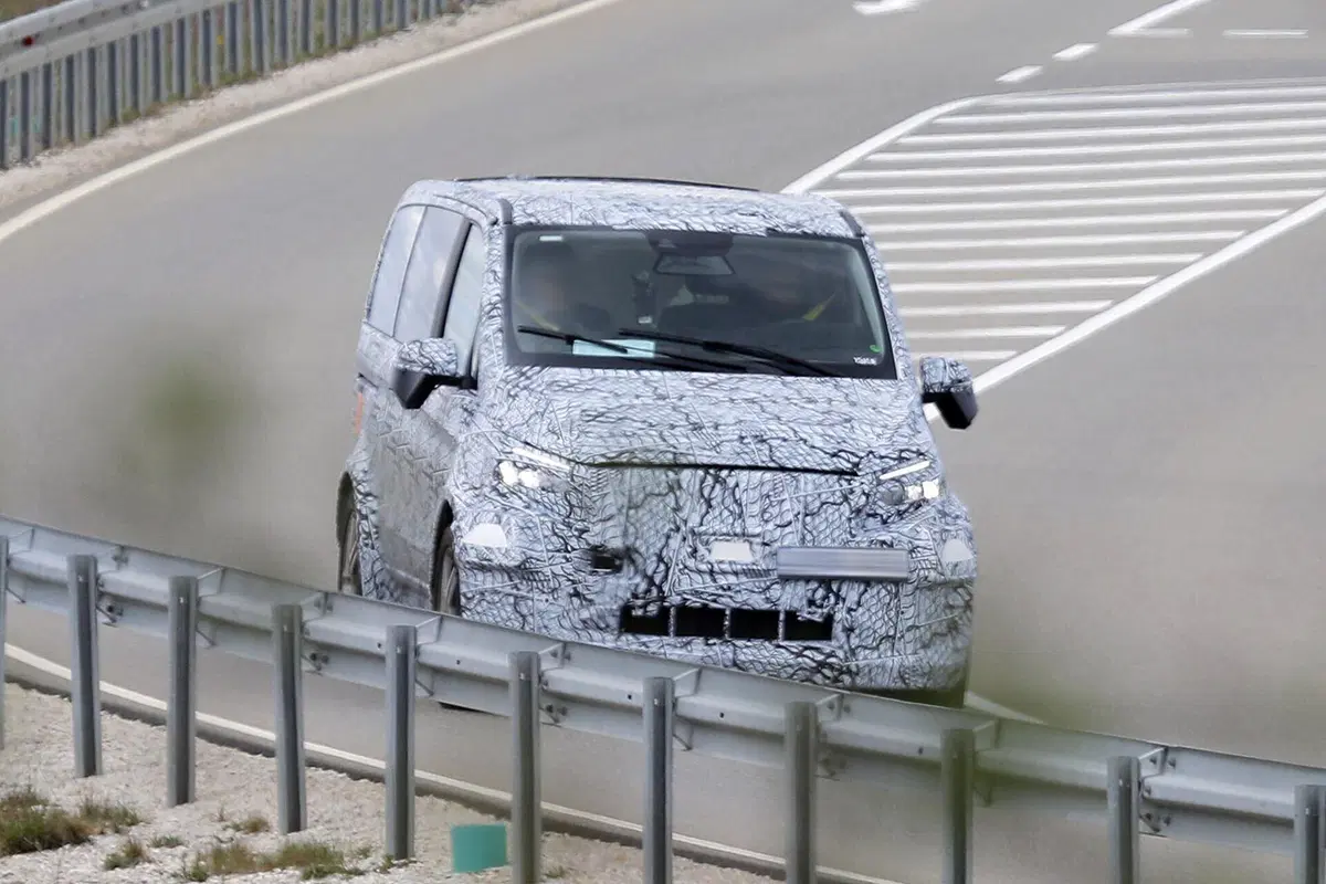 Mercedes Classe V: nel 2026 sar&agrave; 100% elettrico [Foto Spia]