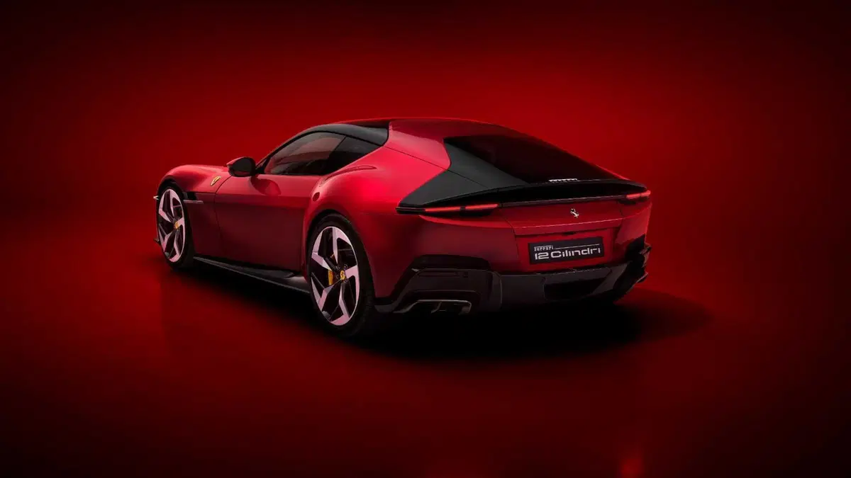 Ferrari 12Cilindri: il capolavoro di Flavio Manzoni, purissima energia dentro di lei (11)