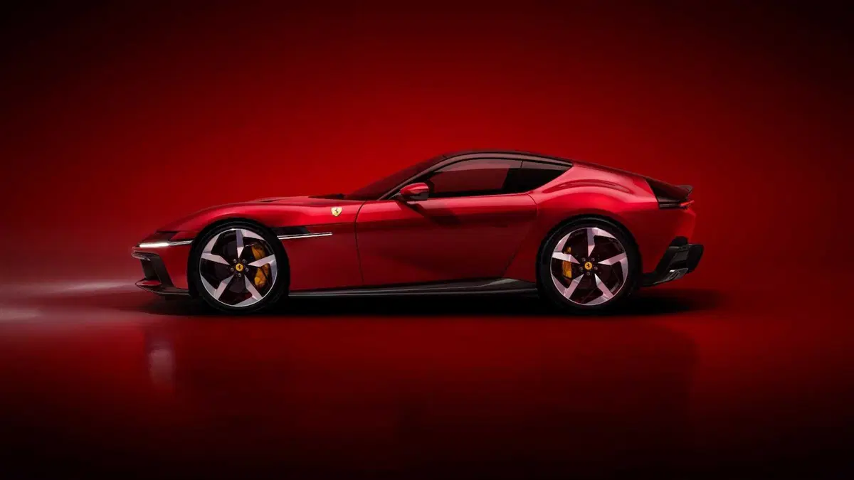Ferrari 12Cilindri: il capolavoro di Flavio Manzoni, purissima energia dentro di lei (16)