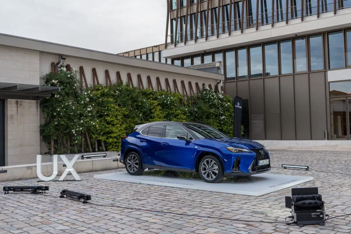 Lexus UX300h: l'ibrida è più potente e raffinata  (4)