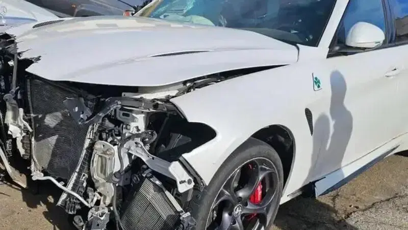 Alfa Romeo Giulia Quadrifoglio a 26.000 euro trattabili: c'&egrave; un piccolo difetto