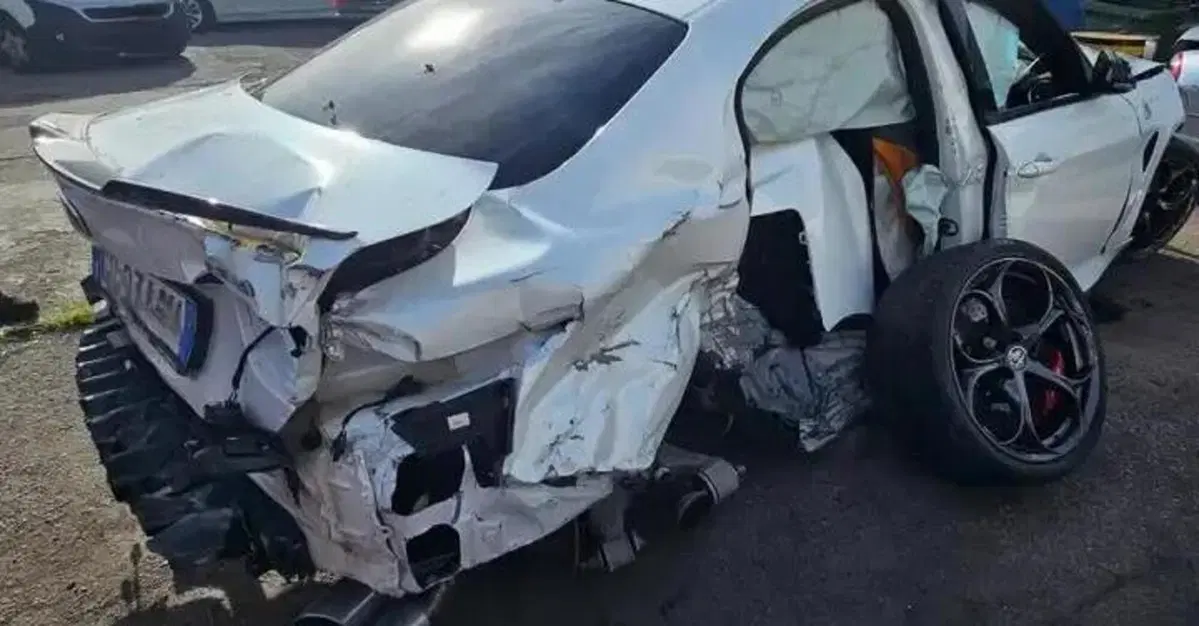 Alfa Romeo Giulia Quadrifoglio a 26.000 euro trattabili: c'&egrave; un piccolo difetto