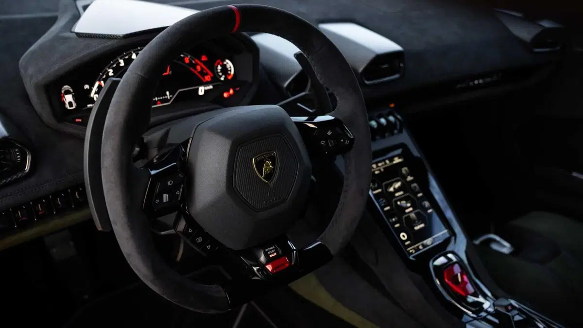 Lamborghini Huracán Coupé Sterrato 5.2 610 awd (10)